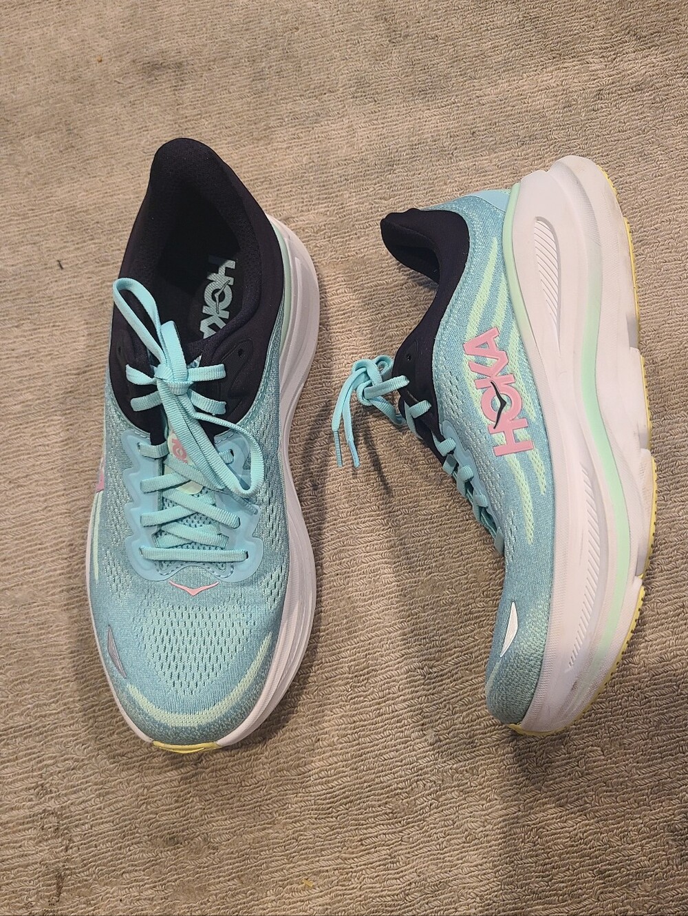 HOKA Bondi 9 Running Shoe size 11D